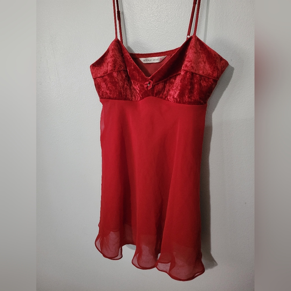 Vintage 90s-Y2K Victoria's Secret red crushed velvet & sheer Babydoll Slip Dress